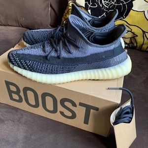 Yeezy 350 V2 Carbon Boost (2020)